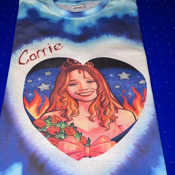 Carrie shirt and keychain - Picture 7 of 7